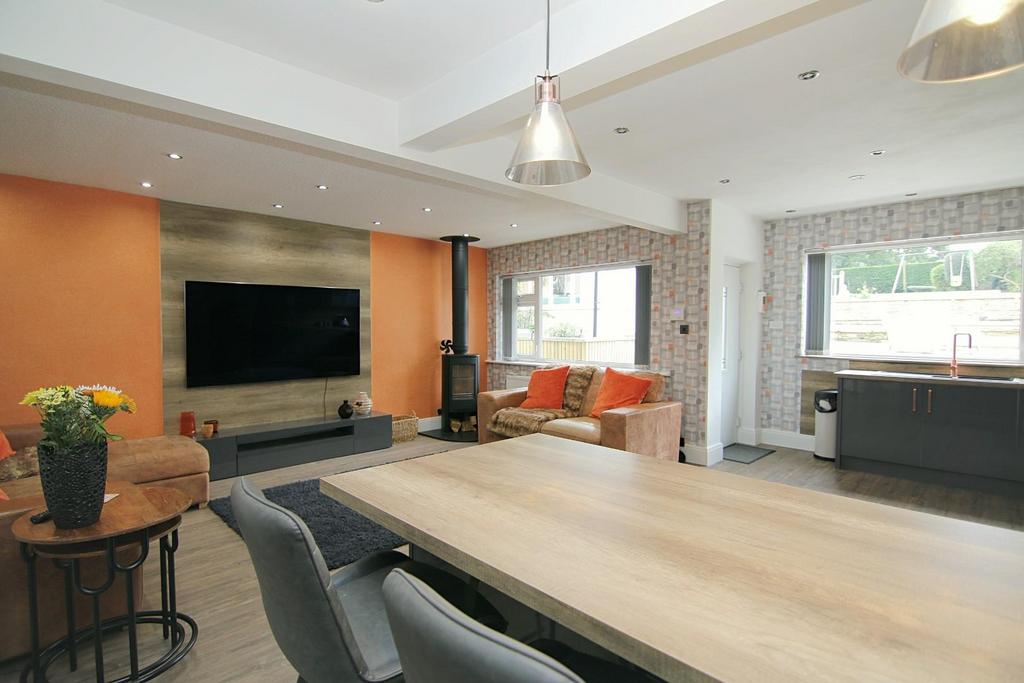 Dining kitchen