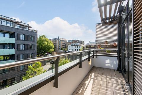 3 bedroom flat for sale, Cecil Grove, St John's Wood, London