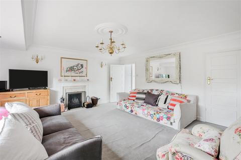 4 bedroom semi-detached house for sale, Hazon Way, Epsom