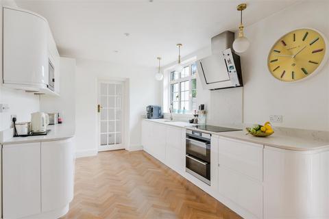 4 bedroom semi-detached house for sale, Hazon Way, Epsom