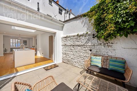 undefined, Spring Street, Brighton, BN1