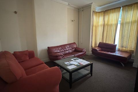 1 bedroom in a house share to rent, Room 8, Oakfield rd, Balsall Heath, B12 9PN