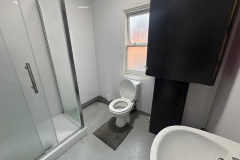 1 bedroom in a house share to rent, Room 8, Oakfield rd, Balsall Heath, B12 9PN