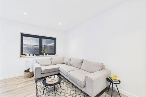 2 bedroom ground floor flat for sale, North Street, Horsham RH12