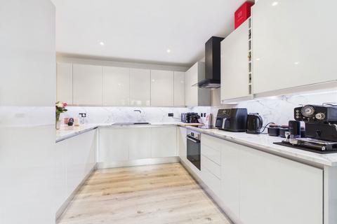 2 bedroom ground floor flat for sale, North Street, Horsham RH12