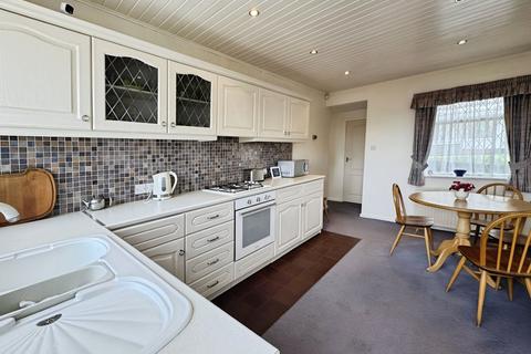 3 bedroom detached house for sale, Towngate, Scholes, BD19