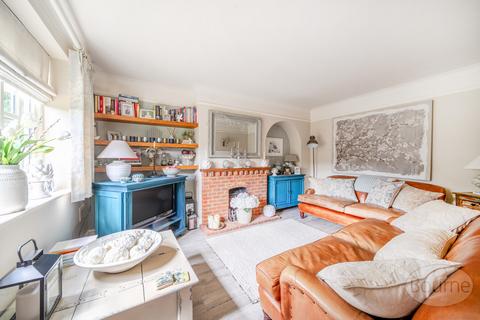 3 bedroom semi-detached house for sale, Boundstone Close, Wrecclesham, Farnham, Surrey, GU10