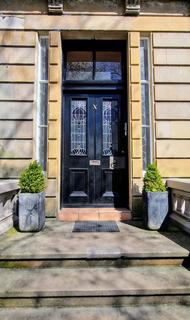 2 bedroom flat to rent, Buckingham Terrace, Glasgow G12