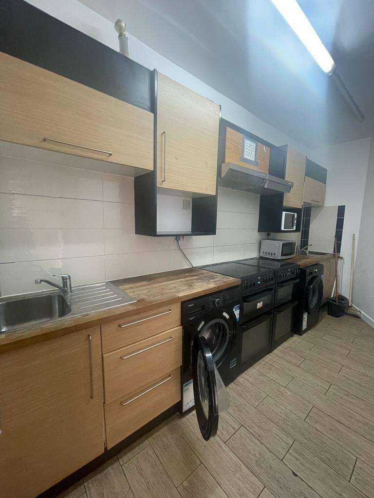 Modern Studio Flat in Prime Location – Ideal fo