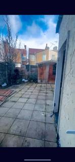 Studio to rent, Barking, IG