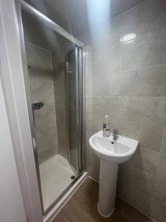 Studio to rent, Barking, IG