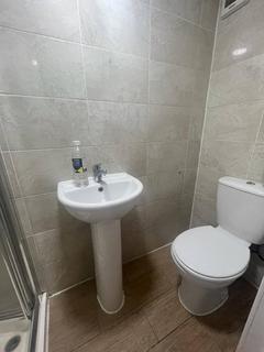 Studio to rent, Barking, IG