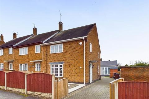 4 bedroom end of terrace house for sale