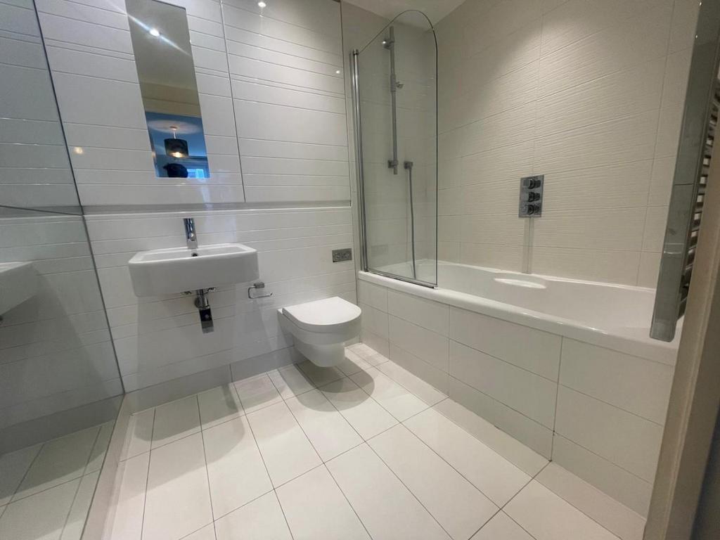 Main bathroom