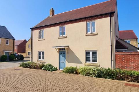 4 bedroom detached house for sale, Kingsmere,  Bicester,  Oxfordshire,  OX26
