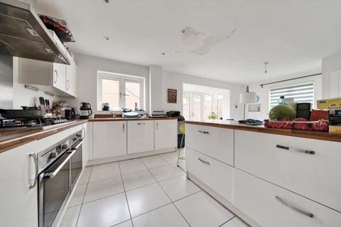 4 bedroom detached house for sale, Kingsmere,  Bicester,  Oxfordshire,  OX26