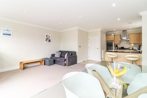 2 bedroom penthouse for sale, Hanover Court, 37 Chesham Road, Amersham, Buckinghamshire, HP6