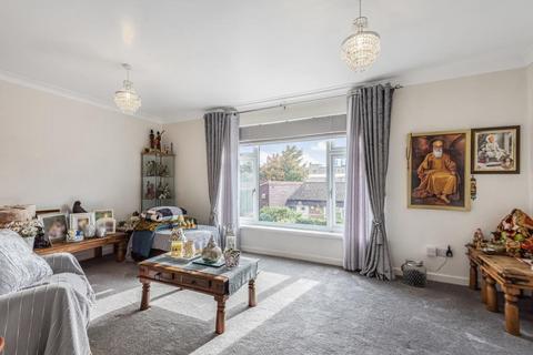 4 bedroom terraced house to rent, Slough, SL1