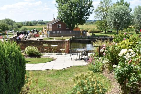 1 bedroom retirement property for sale, Home Abbey House , Tewkesbury GL20