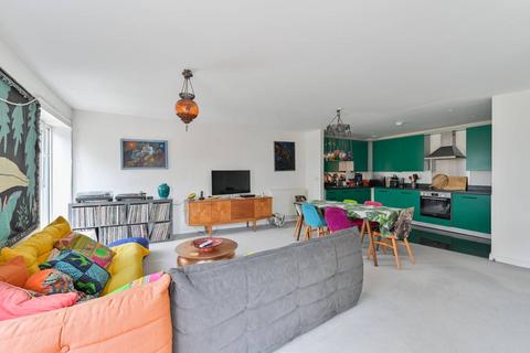 3 bedroom flat for sale, Mullins Place, Clapham Park, London, SW4