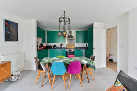 3 bedroom flat for sale, Mullins Place, Clapham Park, London, SW4