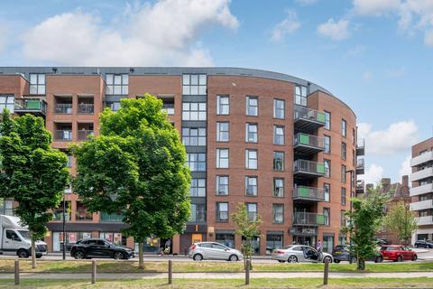 3 bedroom flat for sale, Mullins Place, Clapham Park, London, SW4