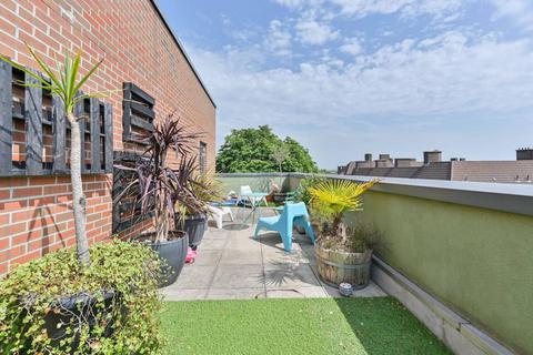 3 bedroom flat for sale, Mullins Place, Clapham Park, London, SW4