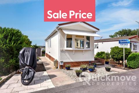 1 bedroom park home for sale, Chelmsford, Essex, CM2