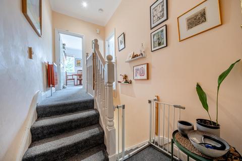 2 bedroom flat for sale, Brownhill Road, London, SE6 1AT