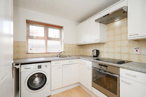 2 bedroom flat for sale, Pickfords Gardens, Slough, SL1