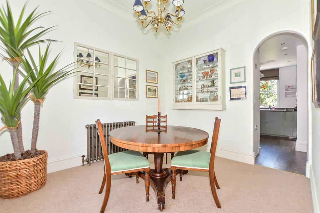Breakfast Room