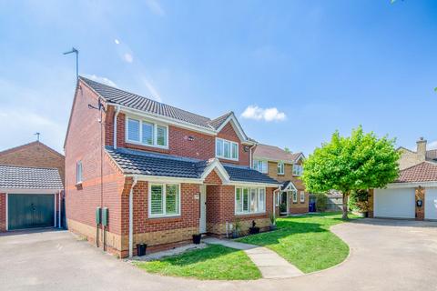 4 bedroom detached house for sale, Kestrel Way, Bicester