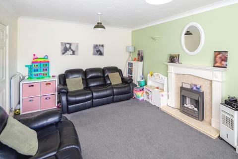 4 bedroom detached house for sale, Kestrel Way, Bicester
