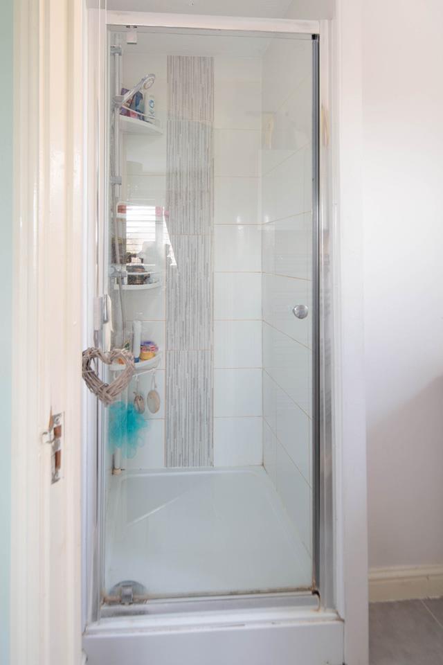 22-en-suite vertical 2.jpg