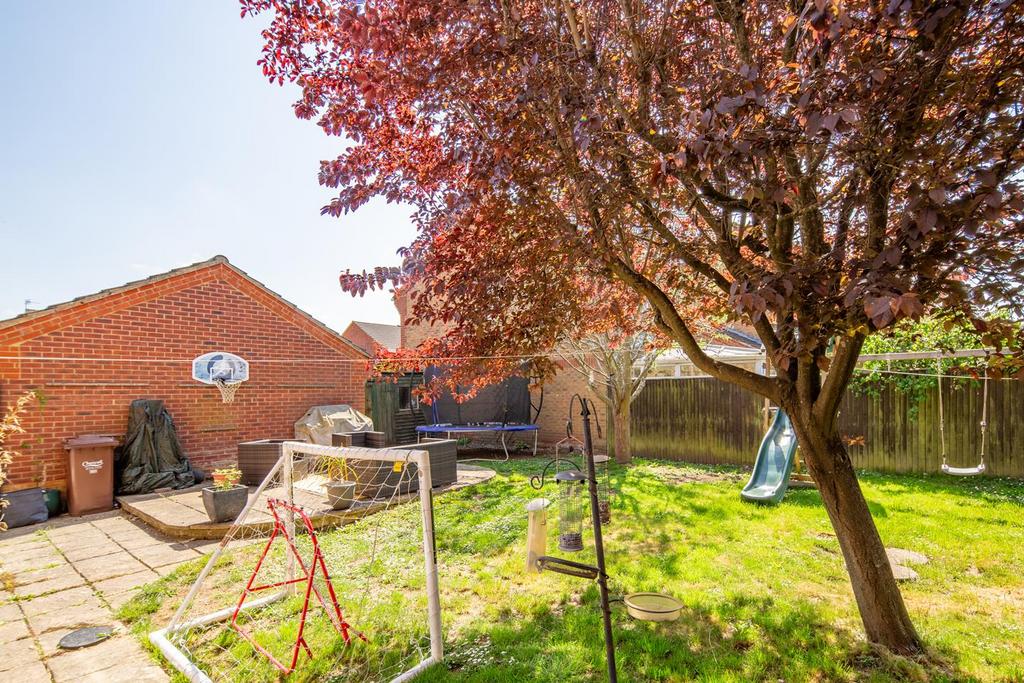 29-rear garden 2.jpg