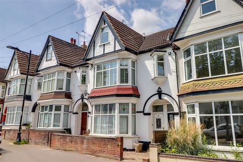 undefined, Leighton Avenue, Leigh-on-Sea SS9
