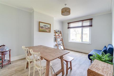 undefined, Leighton Avenue, Leigh-on-Sea SS9