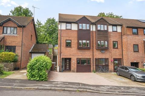 22 Honeysuckle Close, Winchester, SO22 4QQ