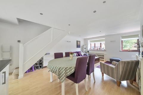 22 Honeysuckle Close, Winchester, SO22 4QQ