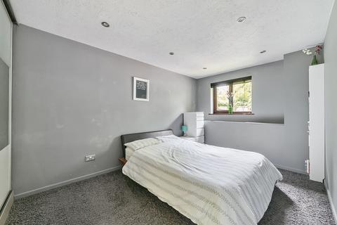 22 Honeysuckle Close, Winchester, SO22 4QQ