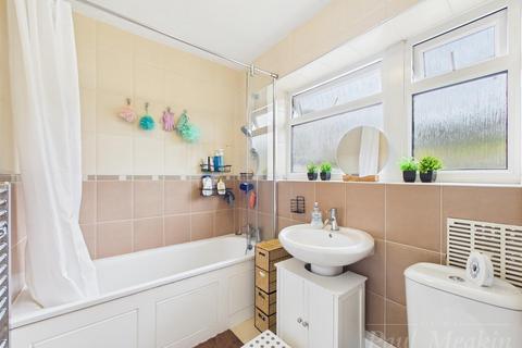 127 Kingsdown Avenue, South Croydon, CR2 6QL