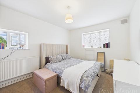 127 Kingsdown Avenue, South Croydon, CR2 6QL