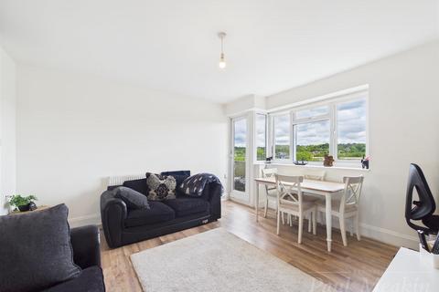 127 Kingsdown Avenue, South Croydon, CR2 6QL