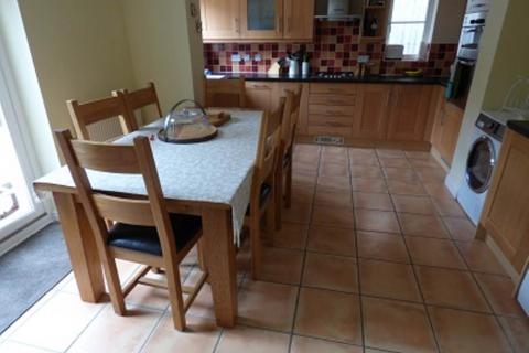 4 bedroom detached house to rent, Lacock Gardens, Hilperton, Nr Trowbridge