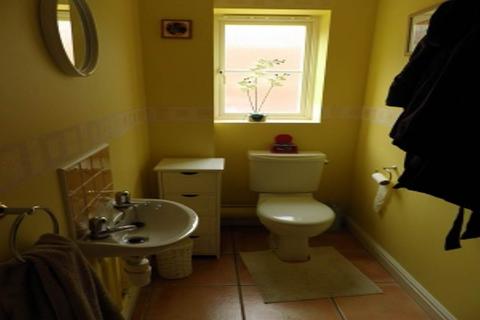 4 bedroom detached house to rent, Lacock Gardens, Hilperton, Nr Trowbridge