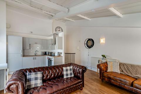 2 bedroom apartment for sale, Bradford Road, Dewsbury, West Yorkshire