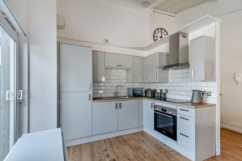 2 bedroom apartment for sale, Bradford Road, Dewsbury, West Yorkshire