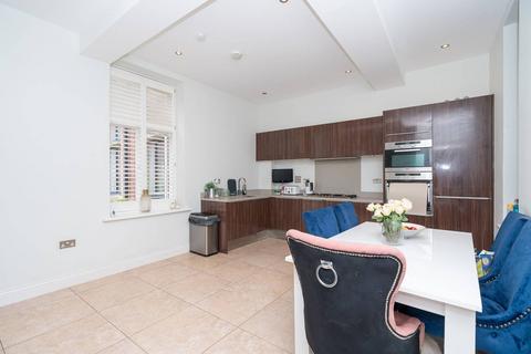 2 bedroom flat to rent, Royal Connaught, Watford, Bushey, WD23
