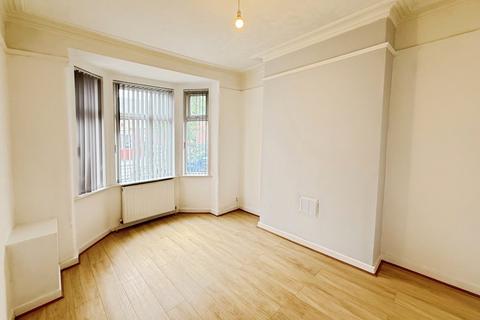 3 bedroom terraced house to rent, Tootal Drive, Salford, M5