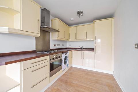 2 bedroom apartment to rent, Victorian Court, Romford RM7